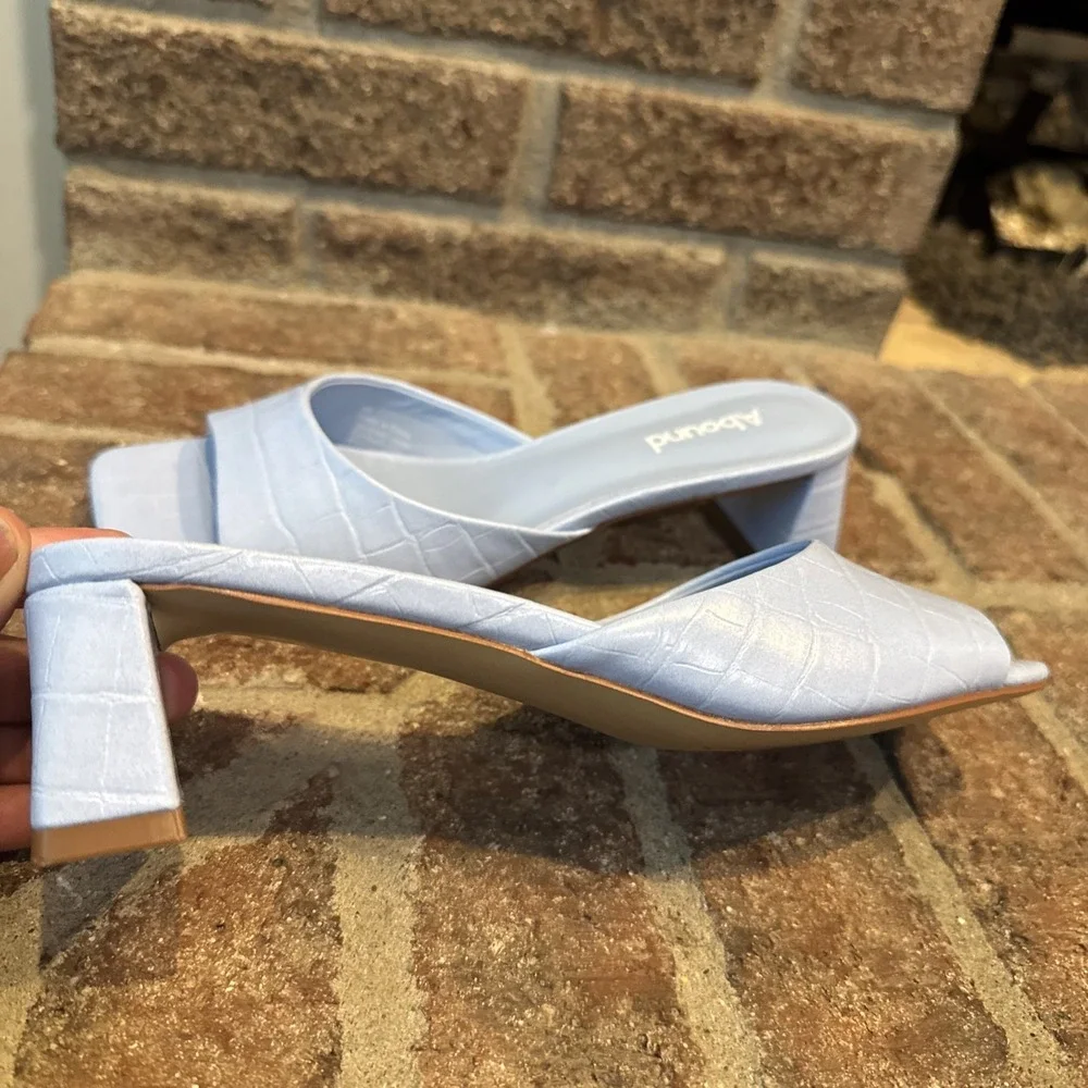 Abound Erica Sandals Light Blue Textured Slide 6M Block Heel Square Toe #527